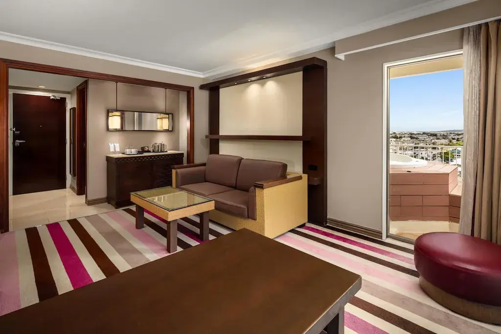코너 스위트 (Corner Suite) (2)